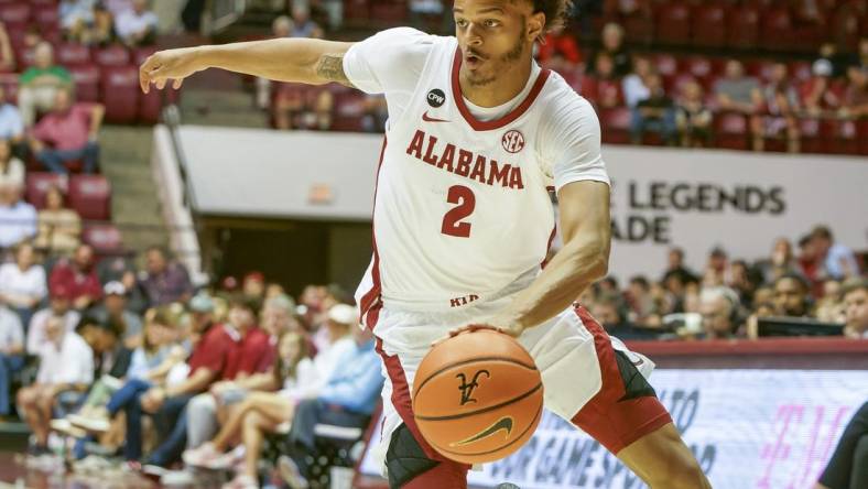 Nov 7, 2022; Tuscaloosa, Alabama, USA; Alabama Crimson Tide forward Darius Miles (2) controls the ball against Longwood Lancers during first half at Coleman Coliseum. Mandatory Credit: Marvin Gentry-USA TODAY Sports