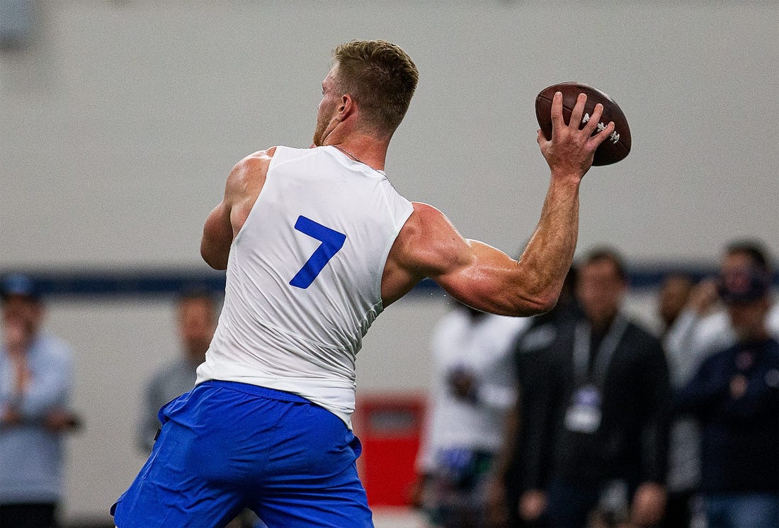 University of Kentucky senior quarterback Will Levis launched the ball downfield during a Pro Day workout at Nutter Field House in Lexington, Ky., on Friday, Mar. 24, 2023

Jf Uk Pro Day Aj4t0804