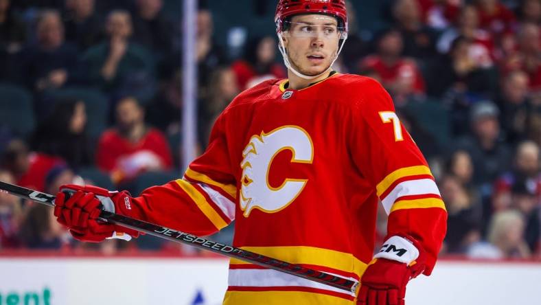 Mar 28, 2023; Calgary, Alberta, CAN; Calgary Flames right wing Walker Duehr (71) against the Los Angeles Kings during the first period at Scotiabank Saddledome. Mandatory Credit: Sergei Belski-USA TODAY Sports