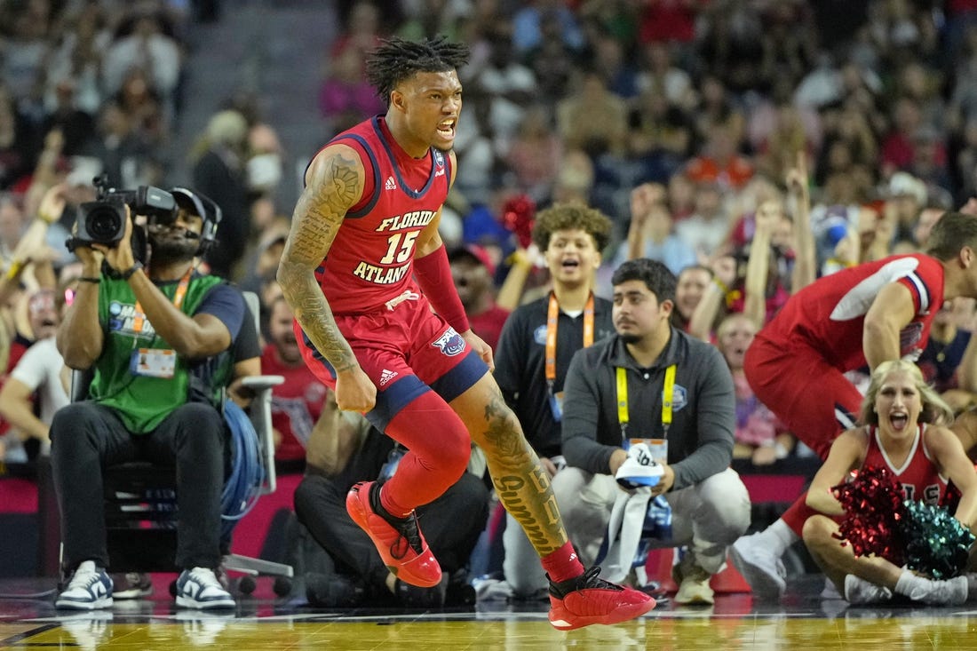 Apr 1, 2023; Houston, TX, USA; Florida Atlantic Owls guard Alijah Martin (15) reacts after a play against the San Diego State Aztecs during the second half in the semifinals of the Final Four of the 2023 NCAA Tournament at NRG Stadium. Mandatory Credit: Bob Donnan-USA TODAY Sports