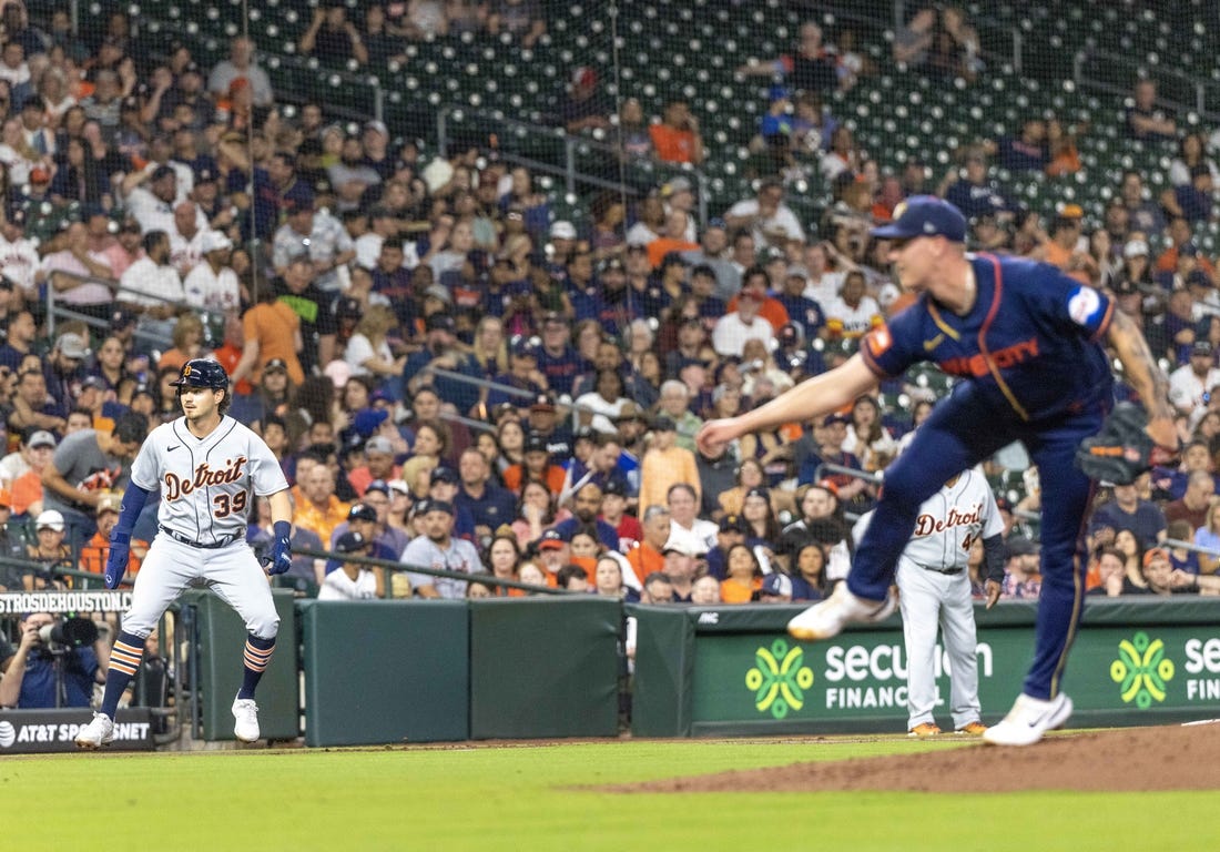 Vierling catch, homer lift Tigers over Astros 7-6 in 11