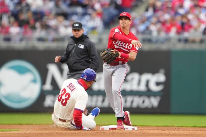 Philadelphia Phillies third baseman Edmundo Sosa (33) in the