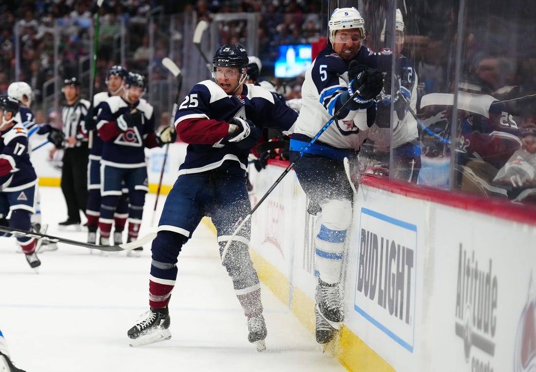 Avalanche beat Jets, stay in chase for Central title