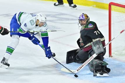 Arizona Coyotes explode for five unanswered goals in win over