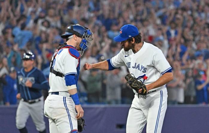 Baseball-Blue Jays end Rays perfect start to season with 6-3 win