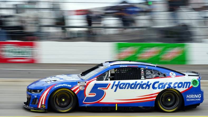 Apr 16, 2023; Martinsville, Virginia, USA; NASCAR Cup Series driver Kyle Larson (5) races during the NOCO 400 at Martinsville Speedway. Mandatory Credit: John David Mercer-USA TODAY Sports