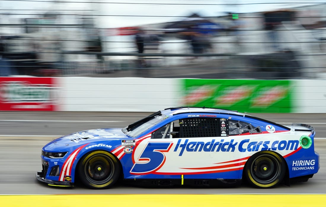 Apr 16, 2023; Martinsville, Virginia, USA; NASCAR Cup Series driver Kyle Larson (5) races during the NOCO 400 at Martinsville Speedway. Mandatory Credit: John David Mercer-USA TODAY Sports