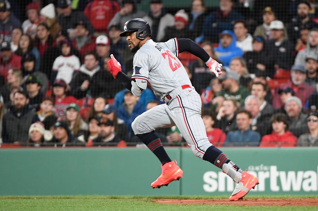 Red Sox score three in 10th inning to overtake Twins