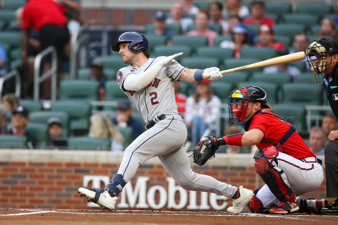 Ozzie Albies' two-run double, 04/21/2023