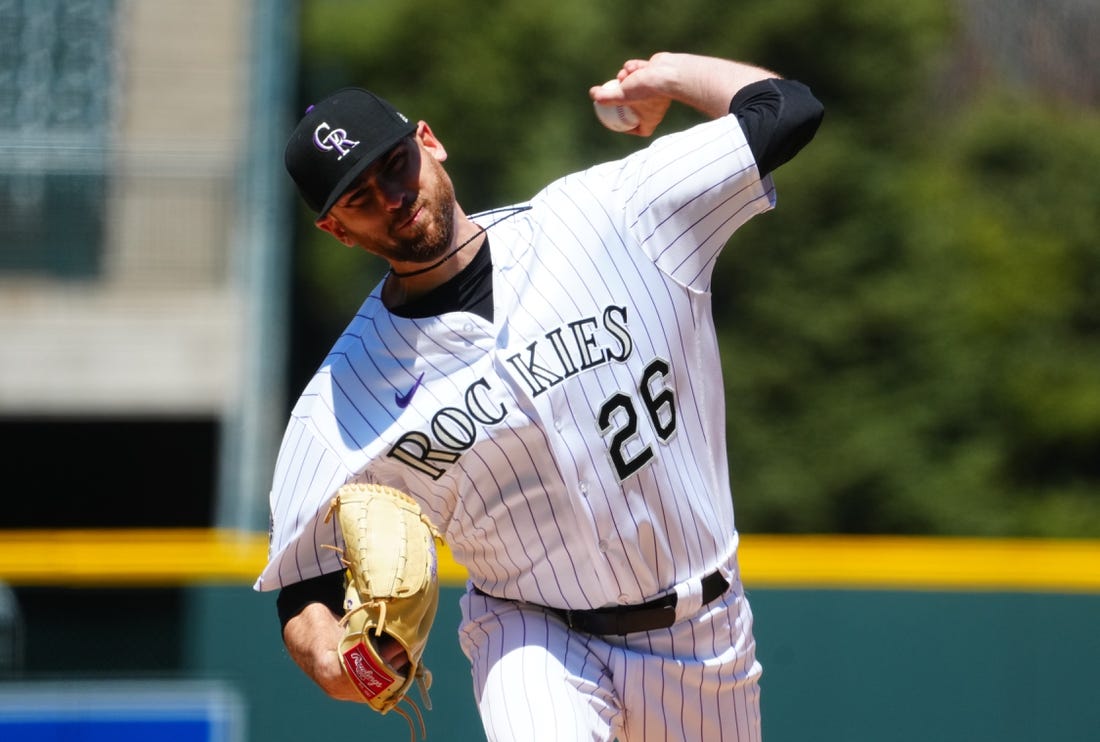 Rangers' offense explodes in 11-5 victory over Rockies