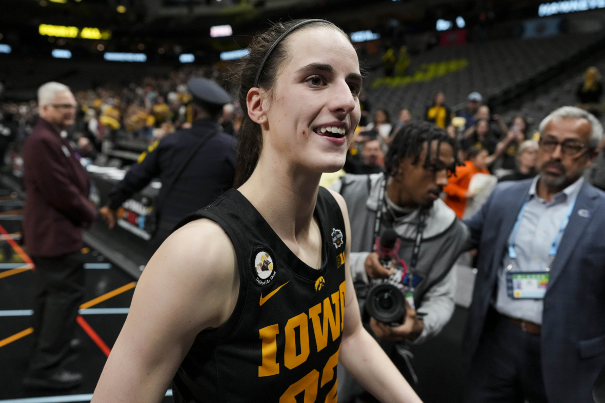 Iowa's Caitlin Clark is to women's basketball what Stephen Curry is to ...