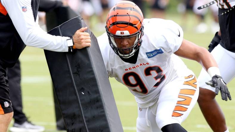 Bengals Amani Bledsoe works on defensive drills during training camp on the. practice fields at Paul Brown Stadium Friday, August 6, 2021.

Bengalscampaug6 7