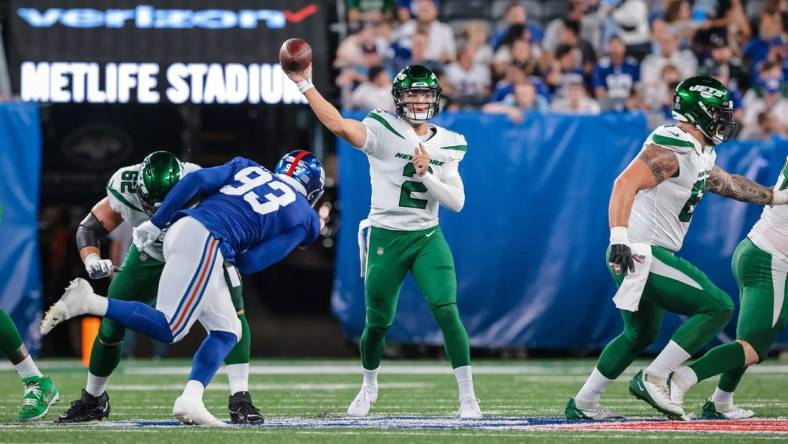 Trent Harris (93), pictured rushing the passer in 2021 with the New York Giants, was invited to Broncos minicamp. Mandatory Credit: Vincent Carchietta-USA TODAY Sports