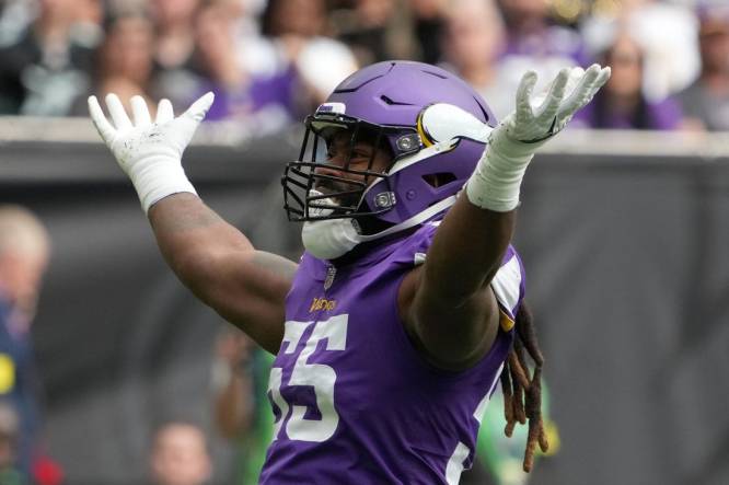 Former Packers linebacker Za'Darius Smith signs with rival Vikings