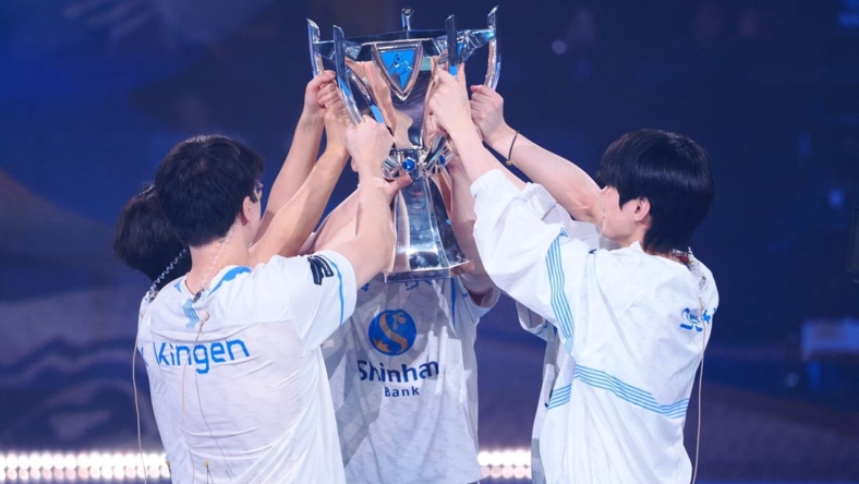 Nov 5, 2022; San Francisco, California, USA; DRX players up the Summoner's Cup Worlds 2022 trophy after winning the League of Legends World Championships against T1 at Chase Center. Mandatory Credit: Kelley L Cox-USA TODAY Sports