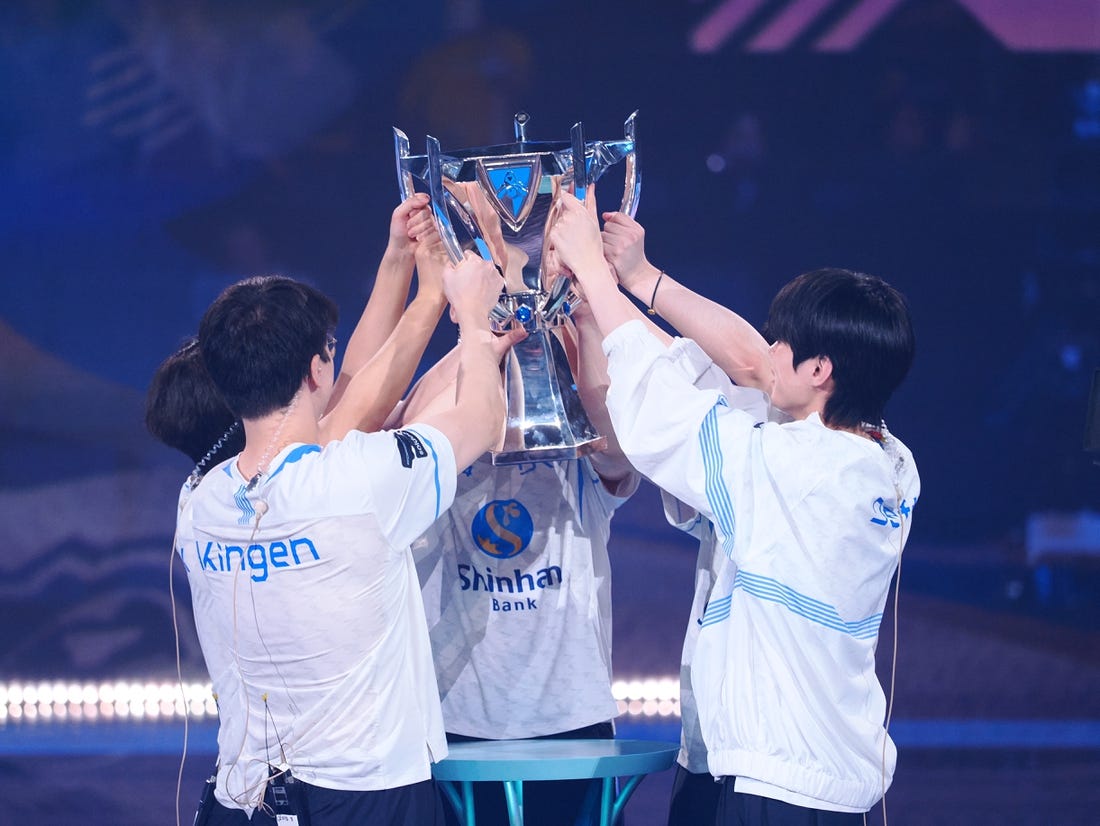 Nov 5, 2022; San Francisco, California, USA; DRX players up the Summoner's Cup Worlds 2022 trophy after winning the League of Legends World Championships against T1 at Chase Center. Mandatory Credit: Kelley L Cox-USA TODAY Sports