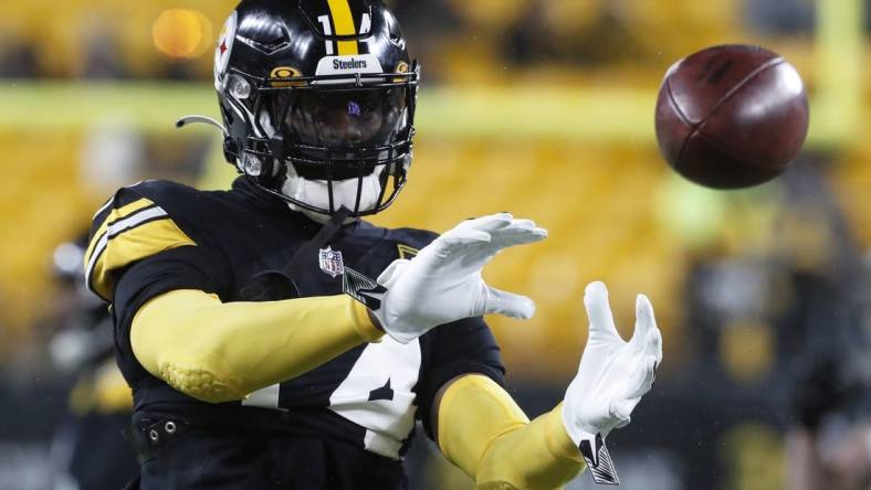 Dec 24, 2022; Pittsburgh, Pennsylvania, USA;  Pittsburgh Steelers wide receiver George Pickens (14) warms up before the game against the Las Vegas Raiders at Acrisure Stadium. Mandatory Credit: Charles LeClaire-USA TODAY Sports