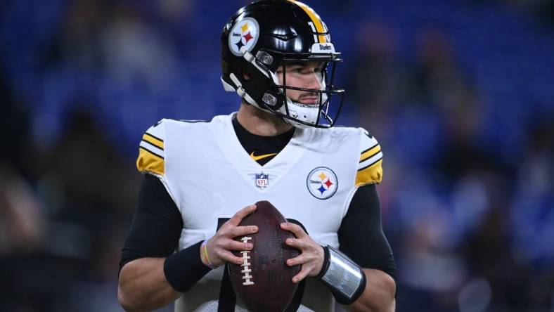 Jan 1, 2023; Baltimore, Maryland, USA;  Pittsburgh Steelers quarterback Mitch Trubisky (10) warms upon before the game against the Baltimore Ravens at M&T Bank Stadium. Mandatory Credit: Tommy Gilligan-USA TODAY Sports