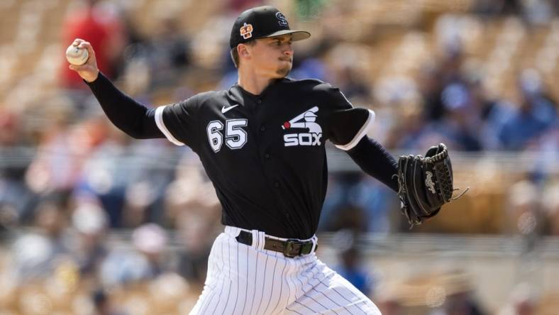 Mar 22, 2023; Phoenix, Arizona, USA; Chicago White Sox pitcher Davis Martin against the Kansas City Royals during a spring training game at Camelback Ranch-Glendale. Mandatory Credit: Mark J. Rebilas-USA TODAY Sports