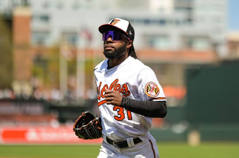 Orioles score five runs in 10th and claim another series (updated