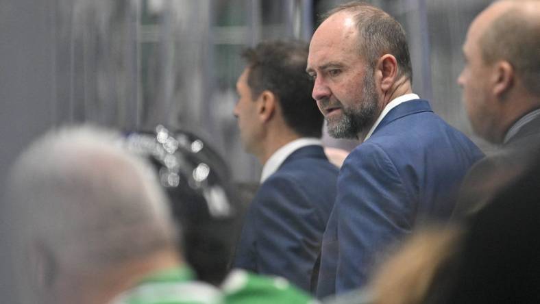 Apr 19, 2023; Dallas, Texas, USA; Dallas Stars head coach Peter DeBoer talks to his team during the second period against the Minnesota Wild in game two of the first round of the 2023 Stanley Cup Playoffs at American Airlines Center. Mandatory Credit: Jerome Miron-USA TODAY Sports