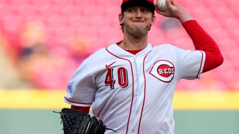 Cincinnati Reds starting pitcher Nick Lodolo (40) delivers in the first inning during a baseball game between the Texas Rangers at the Cincinnati Reds,, Monday, April 24, 2023, at Great American Ball Park in Cincinnati.

Texas Rangers At Cincinnati Reds April 24 008