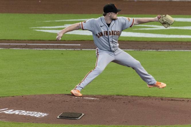 Houston's Mike Scott pitches a 2-0 no-hitter against the Giants at the