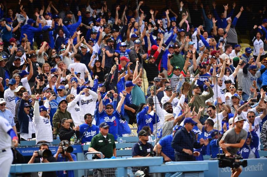 MLB roundup: Dodgers stun Phillies on walk-off slam