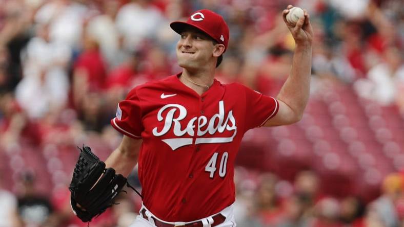 May 6, 2023; Cincinnati, Ohio, USA; Cincinnati Reds starting pitcher Nick Lodolo (40) throws against the Chicago White Sox during the first inning at Great American Ball Park. Mandatory Credit: David Kohl-USA TODAY Sports