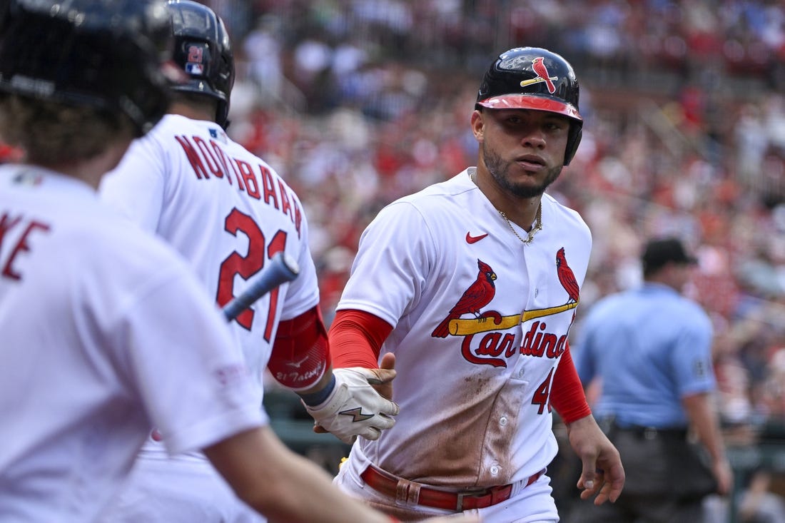 Cards sign All-Star catcher Contreras to 5-year deal