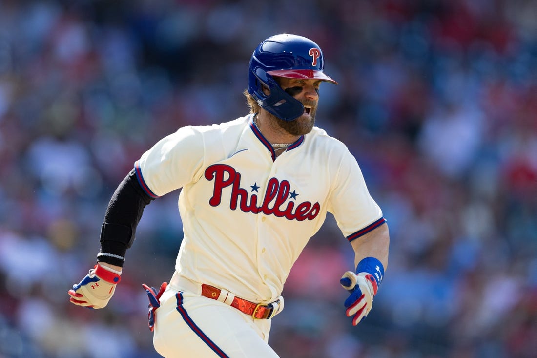 Bryce Harper crushes two home runs against the Blue Jays