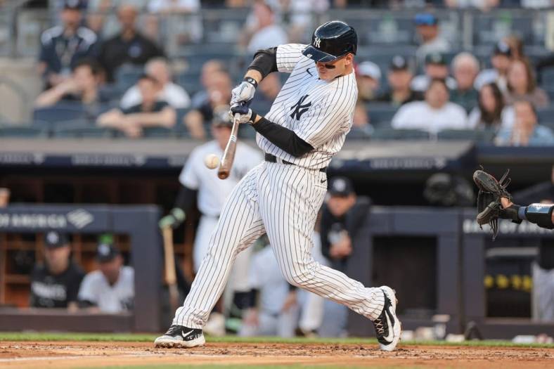 New York Yankees 1B Anthony Rizzo hits first home run at Yankee