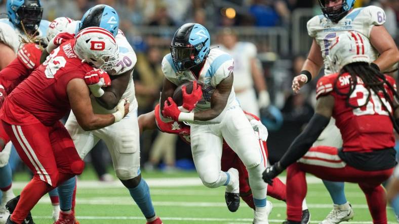 May 13, 2023; San Antonio, TX, USA;  Arlington Renegades running back Leddie Brown (26) runs the ball in the first half at the Alamodome. Mandatory Credit: Daniel Dunn-USA TODAY Sports