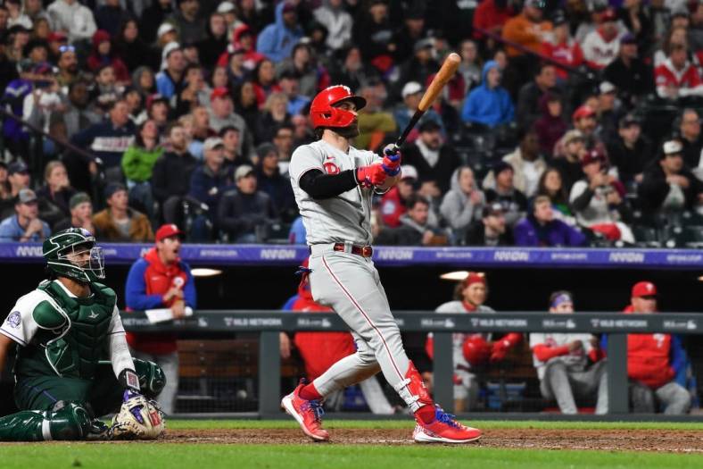 Phillies score in 8th, pull out win over Rockies