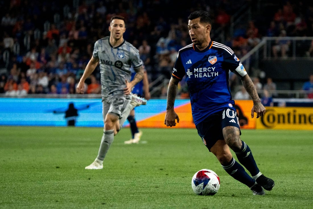 FC Cincinnati midfielder Luciano Acosta (10) handles the ball in the second half of the MLS match between the FC Cincinnati and the CF Montr  al on Wednesday, May 17, 2023 in Cincinnati.