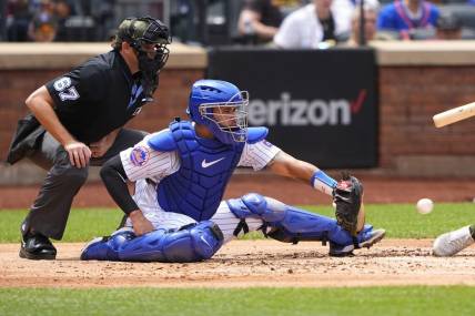 May 21, 2023; New York City, NY, USA; New York Mets catcher Gary Sanchez (33) catches a pitch against the Cleveland Guardians during the second inning Mandatory Credit: Gregory Fisher-USA TODAY Sports