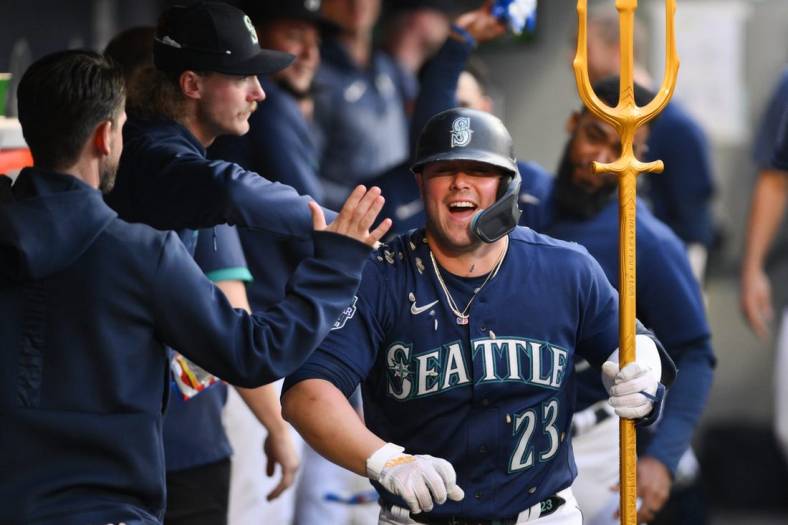 France hits 2 homers, Gilbert goes 8 innings as Mariners edge reeling A's  3-2, Taiwan News