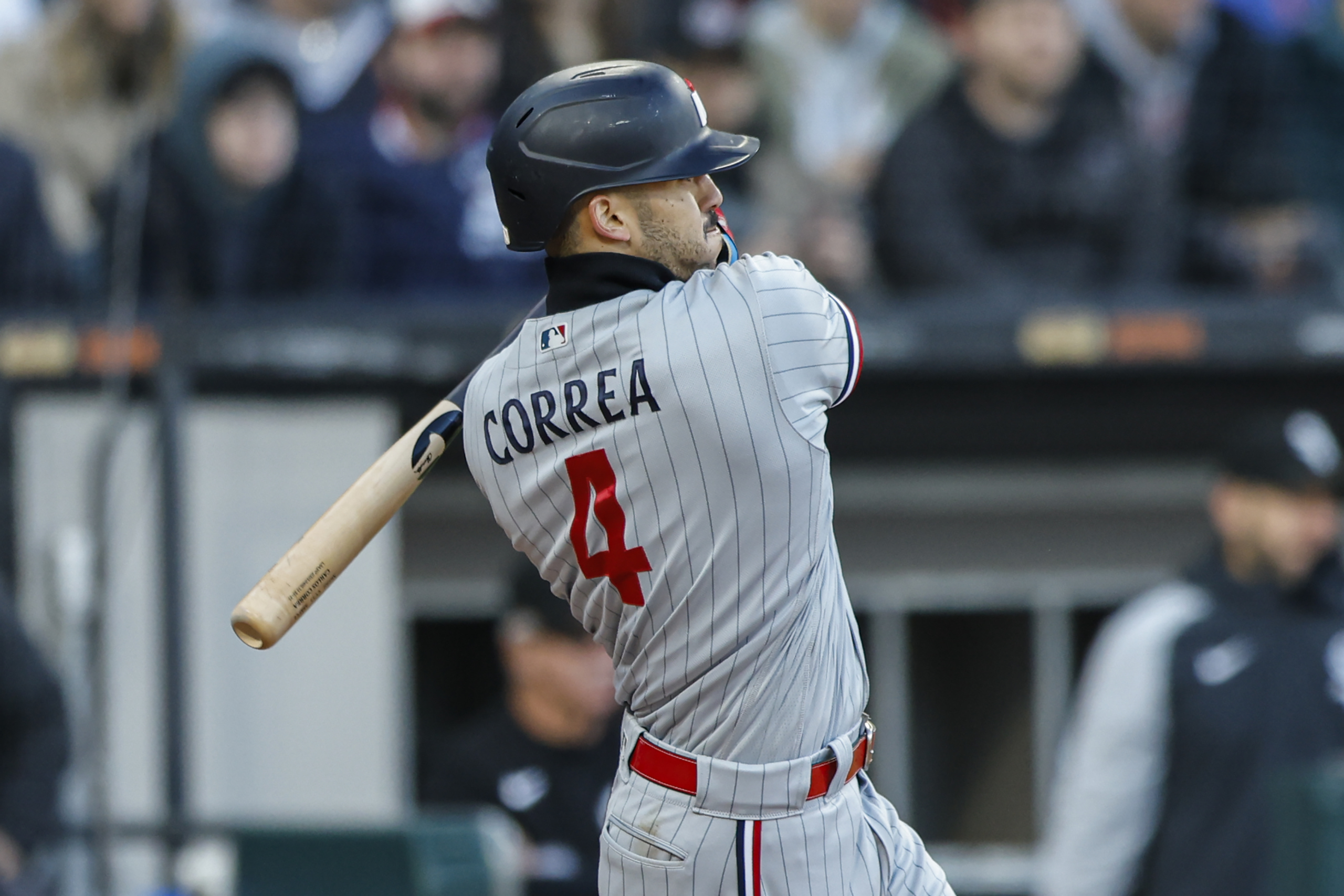 Carlos Correa has great reaction to Yankee Stadium boos