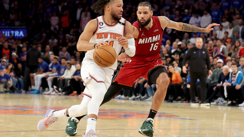 Knicks' Jalen Brunson receives massive injury update after concerning exit  vs. Cavs