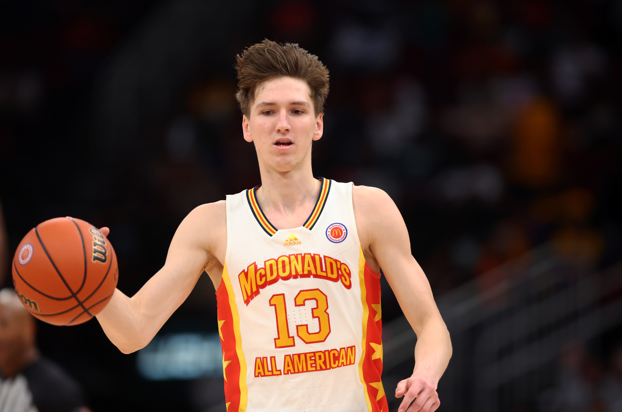 Matas Buzelis, possible No. 1 pick in 2024 NBA Draft, signs with G