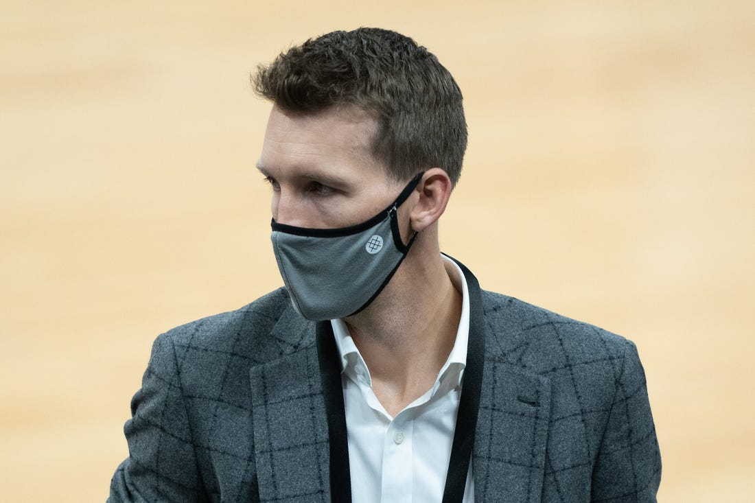 December 15, 2020; Sacramento, California, USA;  Golden State Warriors assistant general manager Mike Dunleavy Jr. during the second quarter against the Sacramento Kings at Golden 1 Center. Mandatory Credit: Kyle Terada-USA TODAY Sports