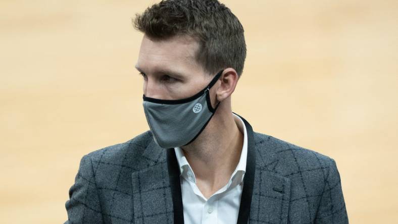 December 15, 2020; Sacramento, California, USA;  Golden State Warriors assistant general manager Mike Dunleavy Jr. during the second quarter against the Sacramento Kings at Golden 1 Center. Mandatory Credit: Kyle Terada-USA TODAY Sports