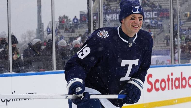 Mar 13, 2022; Hamilton, Ontario, CAN; Toronto Maple Leafs forward Jason Spezza (19) warms up against the Buffalo Sabres in the 2022 Heritage Classic ice hockey game at Tim Hortons Field. Mandatory Credit: John E. Sokolowski-USA TODAY Sports