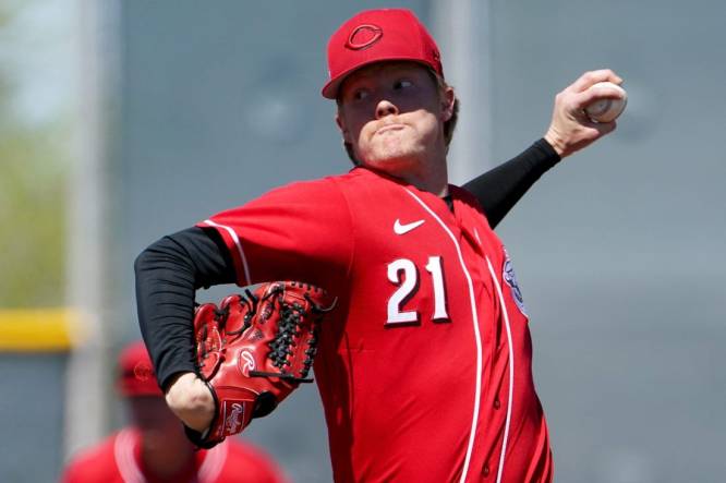 Reds hope debuting lefty can prevent sweep by Brewers