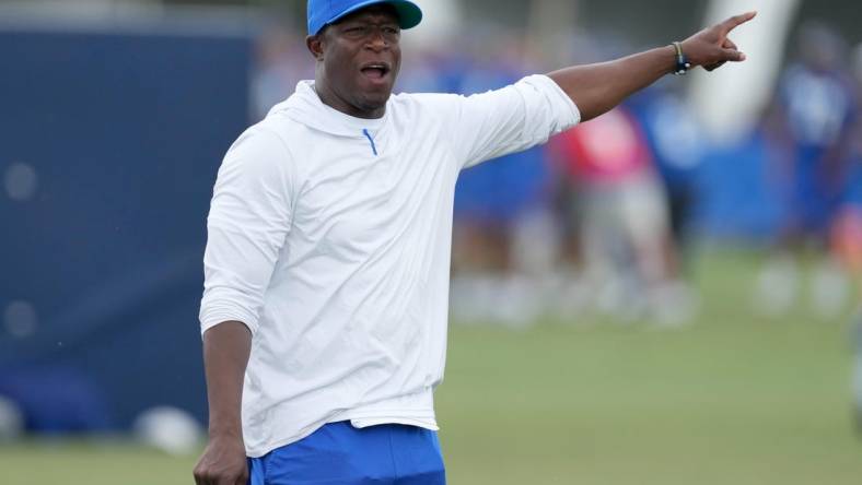 Jul 31, 2022; Irvine, CA, USA; Los Angeles Rams defensive coordinator Raheem Morris during training camp at UC Irvine. Mandatory Credit: Kirby Lee-USA TODAY Sports