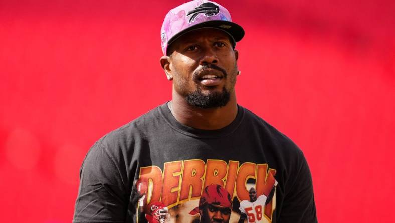 Oct 16, 2022; Kansas City, Missouri, USA; Buffalo Bills linebacker Von Miller (40) warms up prior to a game against the Kansas City Chiefs at GEHA Field at Arrowhead Stadium. Mandatory Credit: Jay Biggerstaff-USA TODAY Sports