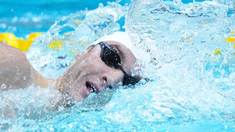 Nov 4, 2022; Indianapolis, IN, USA; United States Bobby Finke competes in the 1,500 meter freestyle swim during the FINA Swimming World Cup finals on Friday, Nov 4, 2022; Indianapolis, IN, USA;  at Indiana University Natatorium. Mandatory Credit: Grace Hollars-USA TODAY Sports