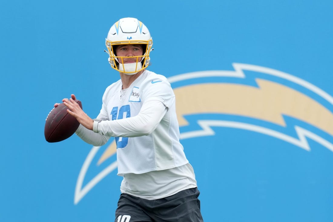 Chargers QB Justin Herbert responds to Patrick Mahomes' comment