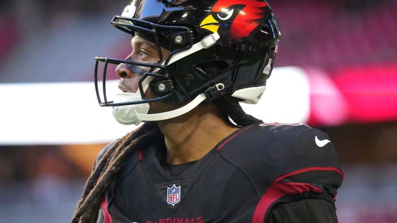 Arizona Cardinals wide receiver DeAndre Hopkins (10) takes the field before they take on the New Orleans Saints at State Farm Stadium in Glendale on Oct. 20, 2022.