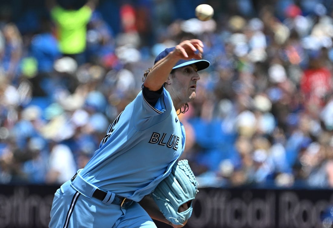 Blue Jays' Kevin Gausman livid over umpire's questionable balk call